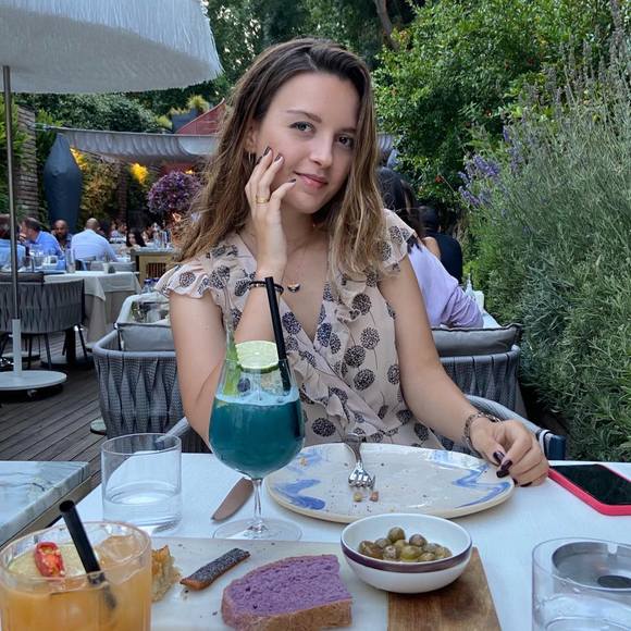 Meet your Posher, Ekin - Picture 1 of 1